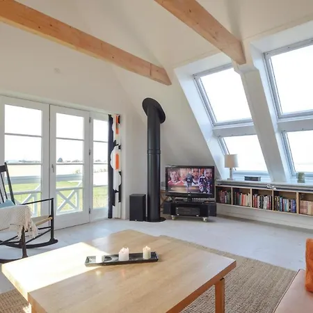 Three-bedroom Holiday In