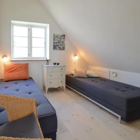 別荘 Three-bedroom Holiday In *